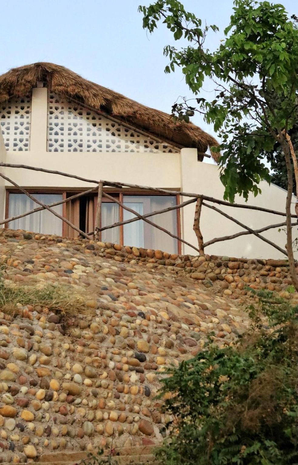 ホテル Agni Eco-Retreat ウーナ エクステリア 写真
