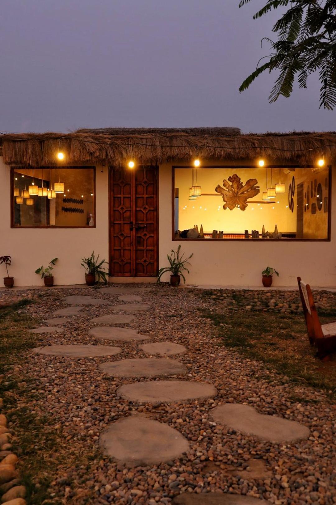 ホテル Agni Eco-Retreat ウーナ エクステリア 写真